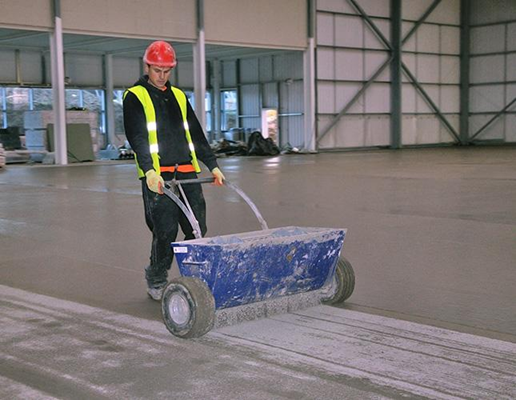 Topping Material Spreader